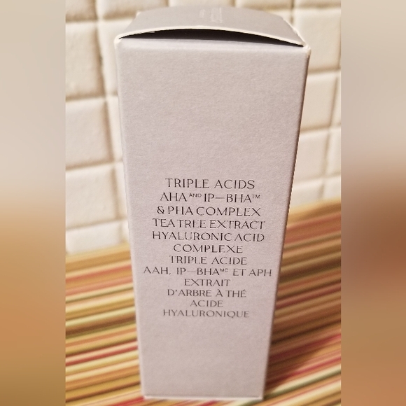 The Face Shop Tea Tree Pore Ampoule AHA, BHA, PHA, Hyaluronic Acid, Panthenol - Picture 3 of 5